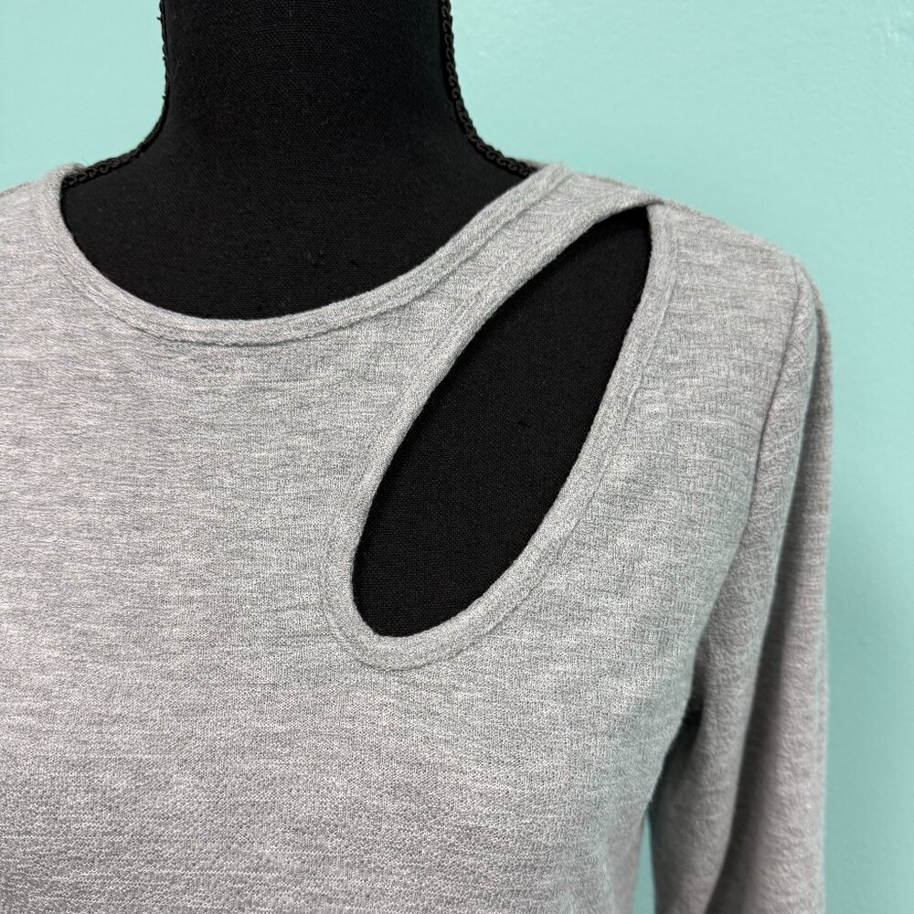 Status By Chenault Textured Knit Long-sleeve Top In Heather gray in size S. - Picture 3 of 5